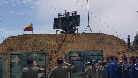 El radar marca Indra empezó a operar el 27 de octubre en el cerro de Montecristi, donde no se construyó ninguna seguridad física para proteger los equipos.