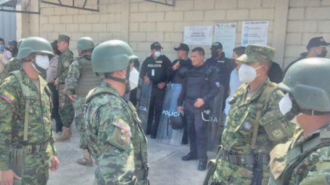 Operativo militar y policial en la Cárcel de Machala, el 5 de abril de 2022.