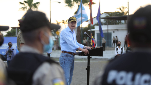 El presidente Guillermo Lasso durante un evento en la Playita del Guasmo, en Guayaquil, el 8 de abril de 2022.