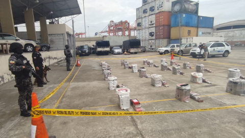 Dorga incautada en cajas de banano en el puerto de Contecon, sur de Guayaquil, 9 de abril de 2022.