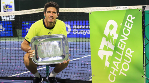 Emilio Gómez, después de la final del Challenger de Salinas, el 9 de abril de 2022.