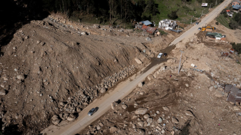 Una vista panorámica de la vía a El Cajas, en Azuay, el 12 de abril de 2022.