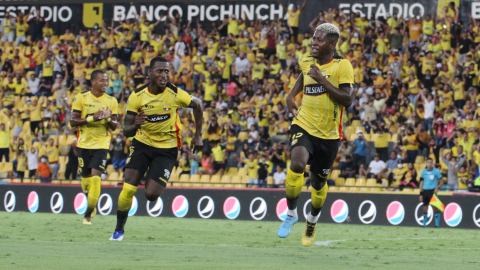 Gabriel Cortéz, de Barcelona, festeja un gol en el Estadio Banco Pichincha de Guayaquil, el 10 de abril de 2022.