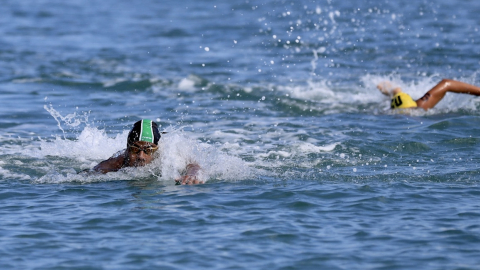 David Farinango, durante su participación en el Campeonato Nacional de aguas abiertas en Salinas, el jueves 21 de abril de 2022.