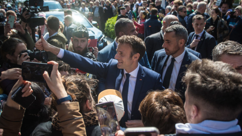 El presidente de Francia, Emmanuel Macron, cuando acudió a votar en Le Touquet el 24 de abril de 2022.