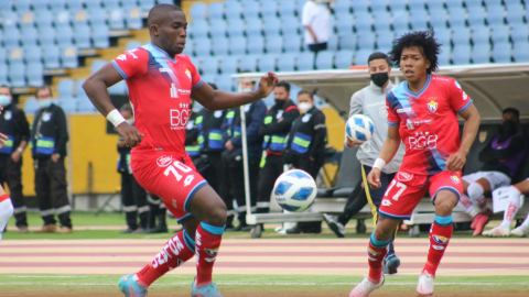 Ronny Medina, de El Nacional, en el partido ante Primero de Mayo, en el estadio Olímpico Atahualpa, el 6 de mayo de 2022.