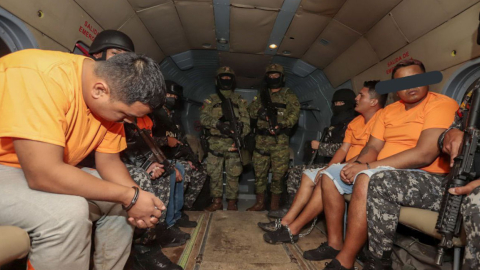 Traslado de seis cabecillas de bandas criminales de Santo Domingo a La Roca y la Penitenciaría del Litoral, el 9 de mayo de 2022.