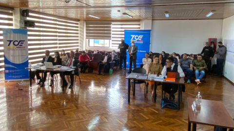 En el TCE, se llevó adelante la audiencia sobre la denuncia presentada por Mónica Palacios (der.) contra Diego Ordóñez, este 12 de mayo de 2022.