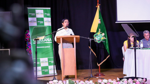 La presidenta de la Asamblea, Guadalupe Llori, durante la sesión solemne por los 53 años de cantonización de Orellana, el 30 de abril de 2022.