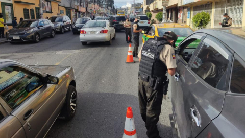 Policía Nacional realiza operativos de seguridad durante el feriado del 24 de mayo. Quito, 22 de mayo de 2022.