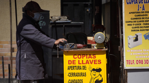 Un puesto de copia de llaves en Quito, el 30 de diciembre de 2022.