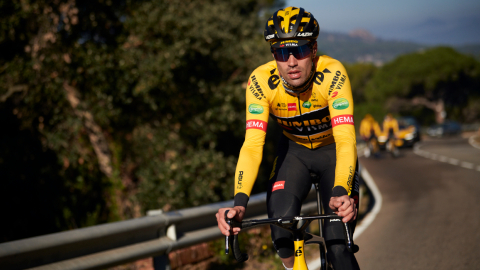 Tom Dumoulin, entrenando con el Jumbo-Visma en enero de 2022.