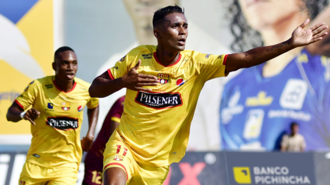 El futbolista Fidel Martínez, vistiendo la camiseta de Barcelona SC.