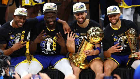 Los jugadores de los Golden State Warriors, celebrando el título de la NBA, el 16 de junio de 2022.