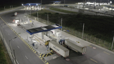 Escáneres con rayos x en el Puerto de Posorja, en agosto de 2021.