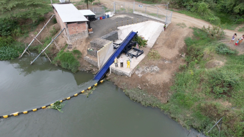 Vista panorámica del funcionamiento del sistema Azure en el río Portoviejo, desde octubre de 2021.