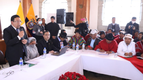 Virgilio Saquicela, presidente de la Asamblea Nacional, durante la primera mesa de diálogo, el 27 de junio de 2022, en la Basílica del Voto, Quito.