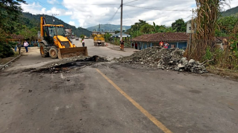 El Ministerio de Transporte y Obras Públicas compartió imágenes de la limpieza de las principales vías del país, bloqueadas durante 18 días de paro nacional.