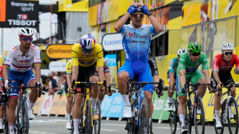 Dylan Groenewegen reacciona al ganar la tercera etapa del Tour de Francia, el 3 de julio de 2022.