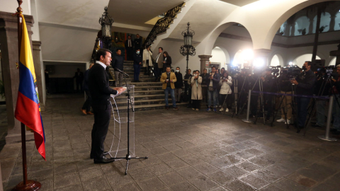 El ministro de Gobierno, Francisco Jiménez, durante una rueda de prensa ofrecida el 29 de junio en el Palacio de Carondelet.