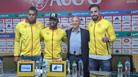 Luis Cangá, Pedro Pablo Perlaza y Hernán Galíndez, presentados el 5 de julio de 2022 por Danny Walker como nuevos jugadores de Aucas.