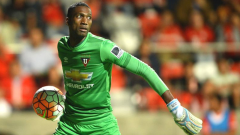 Alexander Domínguez, jugando con la camiseta de Liga de Quito.