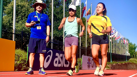 Paola Pérez y Glenda Morejón entrenan el 11 de julio en Oregon para el Mundial de Atletismo.