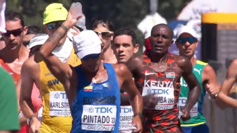 El marchista ecuatoriano Daniel Pintado durante la prueba de 20 kilómetros en el Mundial de Atletismo de Oregon, el 15 de julio de 2022.