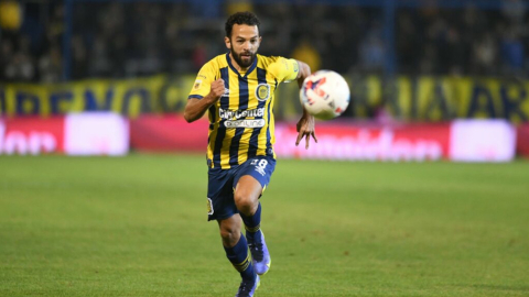 Lucas Gamba durante un partido con Rosario Central por la liga argentina, en 2021.