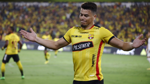 Carlos Rodríguez, de Barcelona, celebra su gol ante Liga de Quito en el estadio Banco Pichincha el 28 de agosto de 2022.