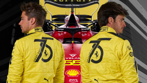 Los pilots de Ferrari visten la indumentaria que Ferrari usará para el Gran Premio de Italia, en Monza.