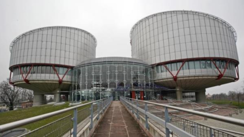 Vista exterior del edificio del Tribunal Europeo de Derechos Humanos (TEDH) en Estrasburgo, Francia, al cual dejó de pertenecer Rusia, desde el 16 de septiembre de 2022.