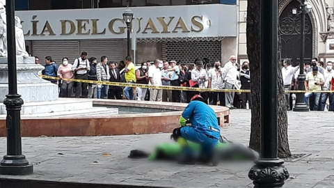 Imagen del fiscal de la Unidad de Personas y Garantías de Guayaquil, Édgar Escobar, asesinado frente al edificio de la Fiscalía del Guayas, en el centro de Guayaquil, el 19 de septiembre de 2022.