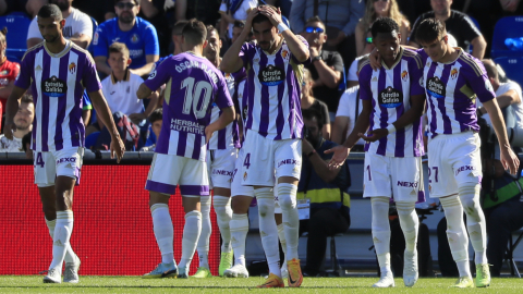 Los jugadores del Valladolid celebran el gol contra el Getafe, por la Fecha 7 de La Liga, el 1 de octubre de 2022.