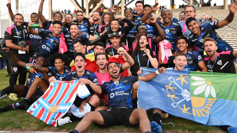 Los jugadores de IDV celebran después de la final de la Copa Sudamericana, el 1 de octubre de 2022.