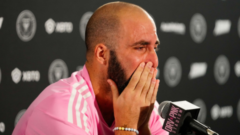 Gonzalo Higuaín, entre lágrimas durante una rueda de prensa desde Miami, el 3 de octubre de 2022.