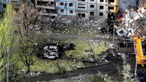 Vista aérea de la destrucción en un barrio de Zaporiyia, tras un ataque ruso, el 9 de octubre de 2022. 