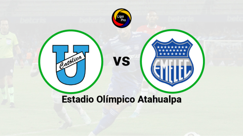 Universidad Católica se enfrenta a Emelec en el estadio Olímpico Atahualpa el 16 de octubre de 2022.