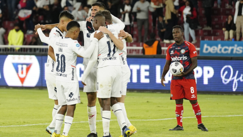 Los jugadores de Liga de Quito celebran uno de los goles de Tomás Molina en la Fecha 14 de la segunda etapa de la LigaPro, el 15 de octubre.