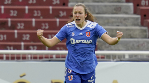 Sonya Keefe, de la U de Chile, en el partido ante Libertad Limpeño, en Quito, el 17 de octubre de 2022.