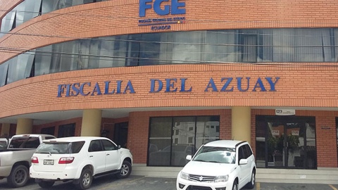 Fachada del edificio donde funciona la Fiscalía Provincial del Azuay, en Cuenca.