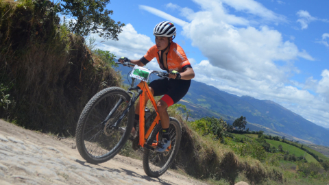 Ciclista durante la edición de 2021 del Reto del Páramo.