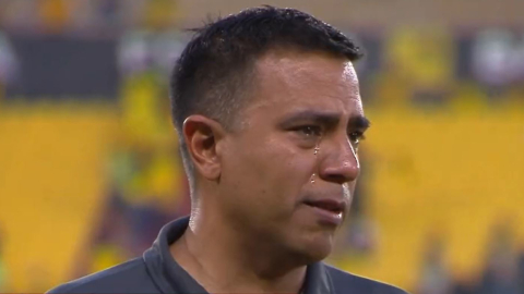 César Farías, durante una entrevista después de la final entre Aucas y Barcelona en el estadio Banco Pichincha, el 6 de noviembre de 2022.