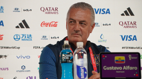 Gustavo Alfaro, director técnico de Ecuador, durante la rueda de prensa del sábado 19 de noviembre de 2022.