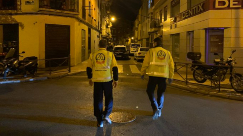 Imagen de un operativo policial en Puente de Vallecas, España, en 2020.