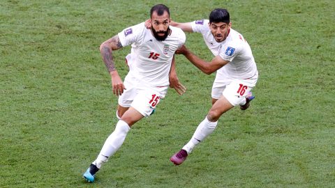 Rouzbeh Cheshmi celebra su gol en el partido de Irán ante Gales, el 25 de noviembre de 2022.