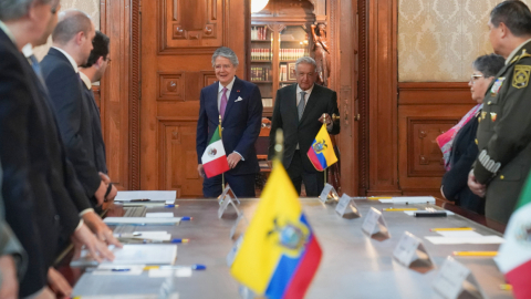 Los presidentes de Ecuador, Guillermo Lasso; y de México, Andrés Manuel López Obrador, en el encuentro bilateral en México, el 24 de noviembre de 2022, donde abordaron el acuerdo comercial.