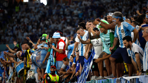 Aficionados de Argentina en el partido contra Polonia por la fase de grupos del Mundial de Qatar, el 30 de noviembre de 2022.