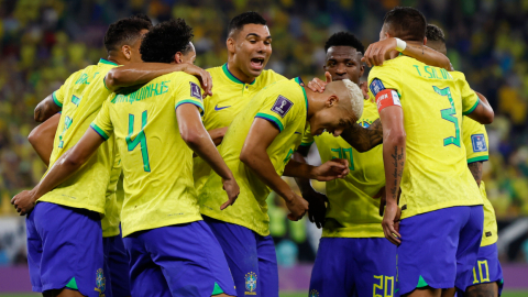 Los jugadores de Brasil celebran en la victoria ante Corea del Sur, el 5 de diciembre de 2022.