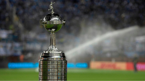 El trofeo de la Copa Libertadores.